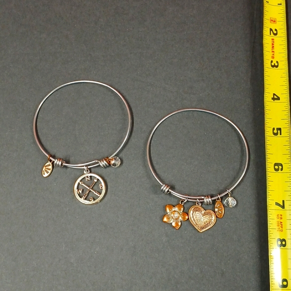 Lot of 2 Bangle Charm Bracelets - Picture 3 of 3